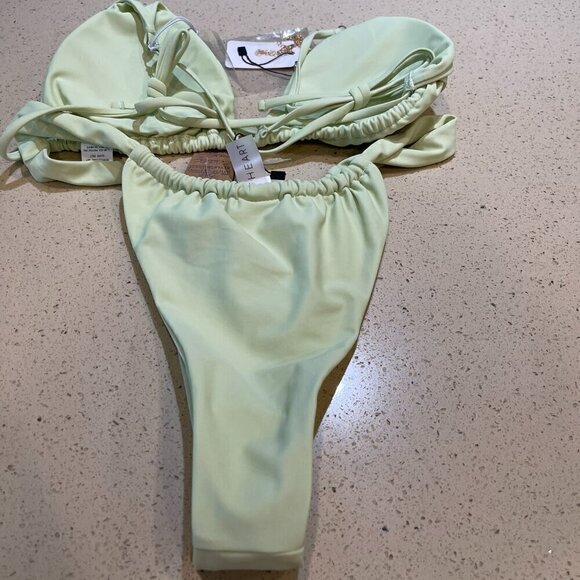 Women's Two-Piece Swimsuit in Green - Size Large - NWT (348) - Picture 4 of 8